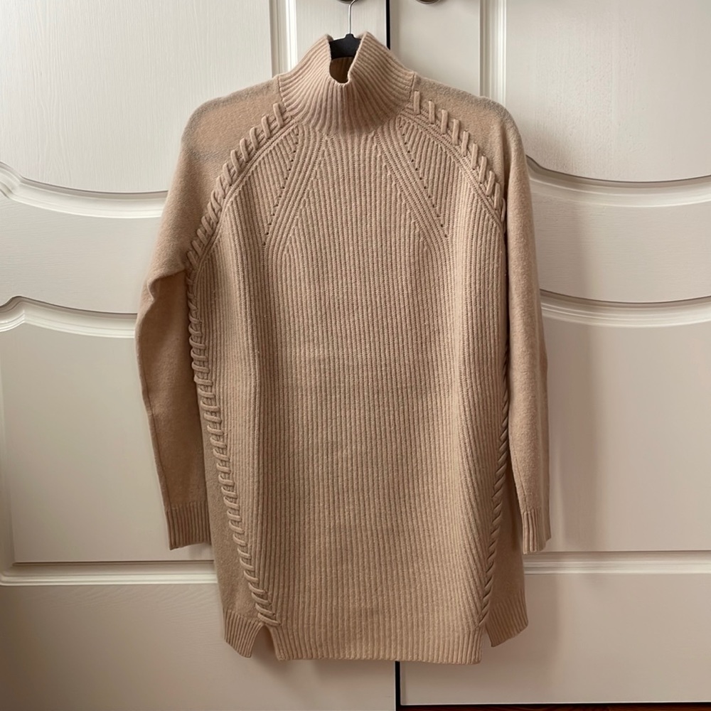 Neiman Marcus Cashmere women sweater/turtleneck, Size L